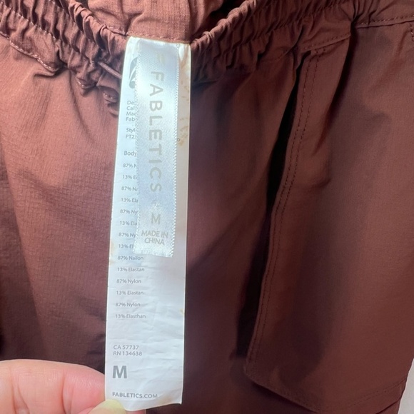 Fabletics Women’s Heights Cargo Pants Sepia Brown Baggy Wide Hiking Trail Medium - Picture 11 of 15